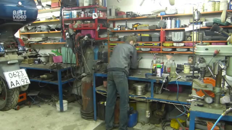 Откуда в мастерской столько хлама