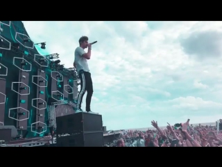 The chainsmokers live on wknd 2017