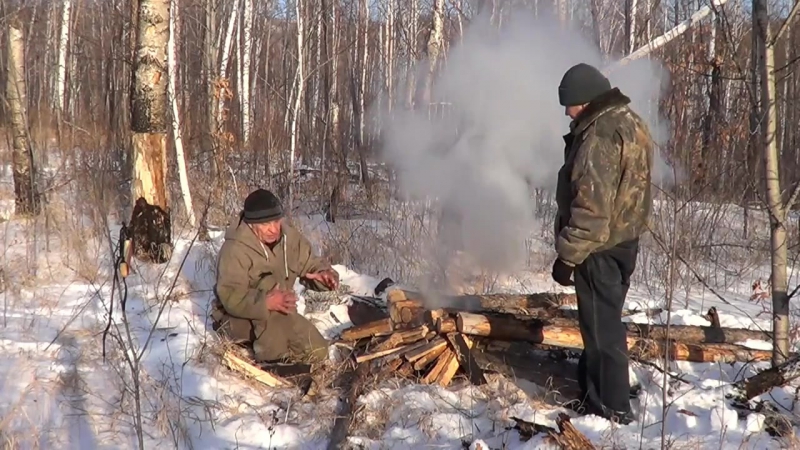 Эвенкийский костер для ночеи в тайге