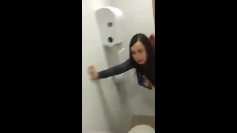 Sekreterini ofiste siken patron