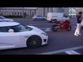 Koenigsegg ccx vs moto ferrari