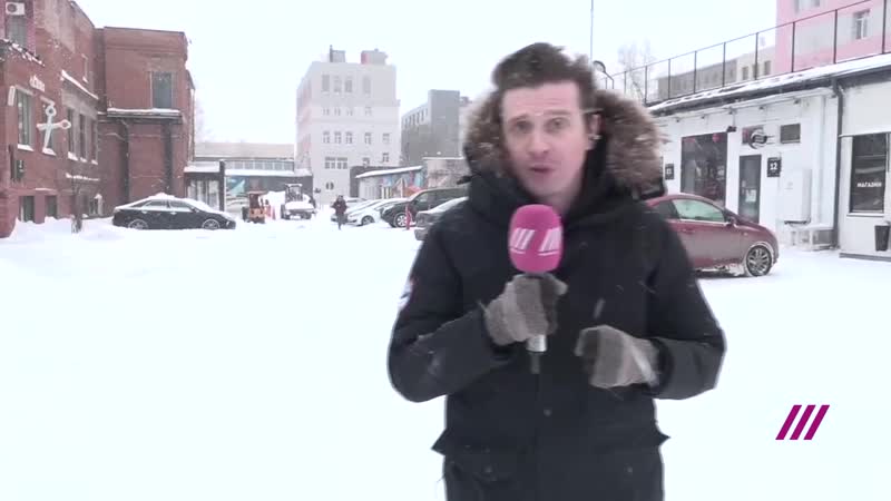 Денис катаев в заваленной снегом москве