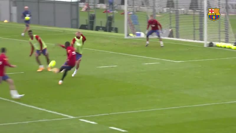 Усман дембеле шикарно разбирается на тренирое