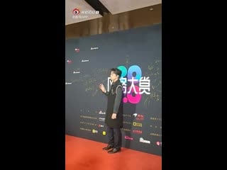 201214 cina fashion style awards red carpet darren cut(1)
