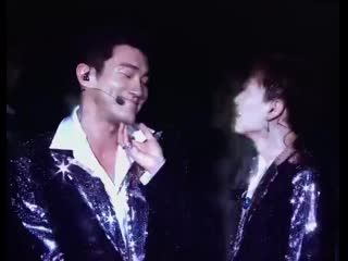 I love how siwon melts whenever hyukjae acts like his naughty girlfriend