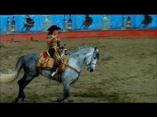 Carmen jara jaripeo show a caballo en pico rivera