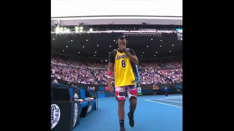 Теннисист ник кирьос вышел на матч australian open в майке кобе брайанта