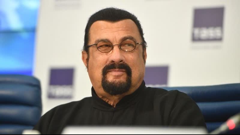 Стивен сигал выпустил в байкал молодь омуля