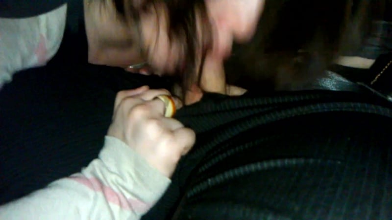 Минет в машине на ходу