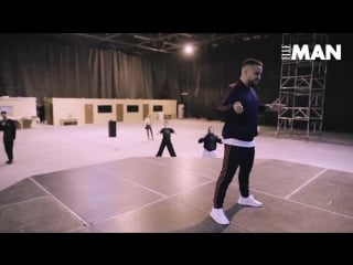 Elle man провел один день с monatik