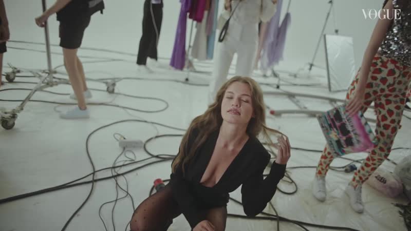 Луна, эрика лундмоен, ева гурари посмотри в глаза п по пос посм посмот г гл гла л лу э эр эри лунд лундм е ев гу гур