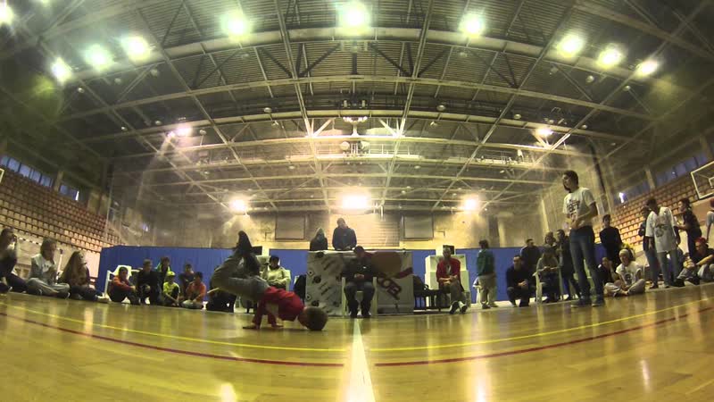 Rinat vs aira | 18 | breaking porn | vizov | magnitogorsk | 06 03 2016 #bboy #bgirl #breakdance