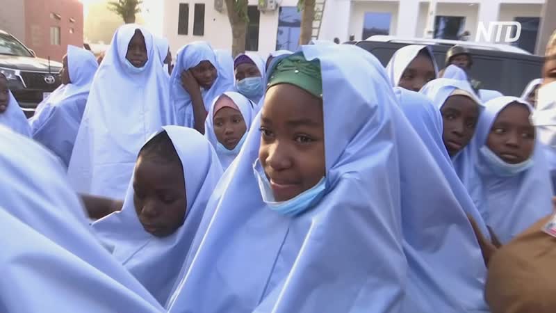 В нигерии освободили 279 похищенных школьниц