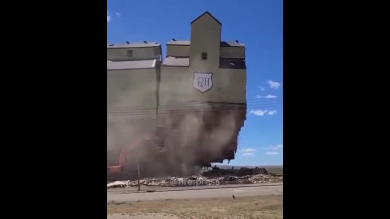 За пару движений)