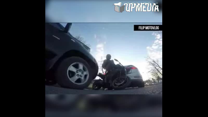 Камера приземлилась так, чтобы поймать отличный кадр