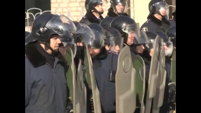 Милиции porn video – В днепропетровске митингующие помогали милиции (февраль 2014)