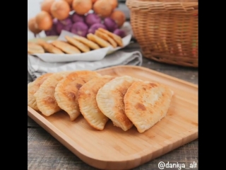 Чебуреки с мясом🥟