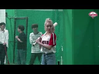 Yeji and yuna practising for their pitching and batting with the lg twins players coaching them