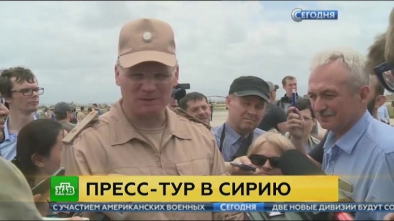 Журналистам из 26 стран провели экскурсию по российской авиабазе в сирии