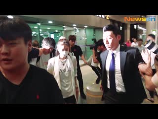 190819 jennie, rose, lisa @ gimpo airport (seoul, korea) from haneda (tokyo, japan)