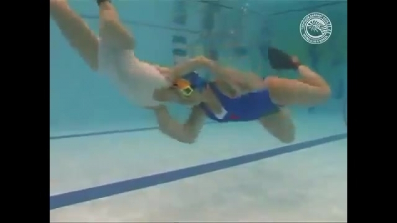 Womens aquathlon (underwater wrestling)