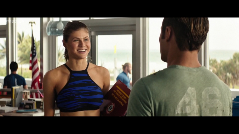 Александра даддарио (alexandra daddario) в фильме "спасатели малибу" (baywatch, 2017, сет гордон) 1080p