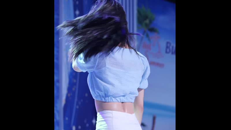 Fromis 9 saerom yummy tummy and slurpy sweaty back