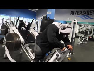 Fouad abiad trains legs 12 weeks out