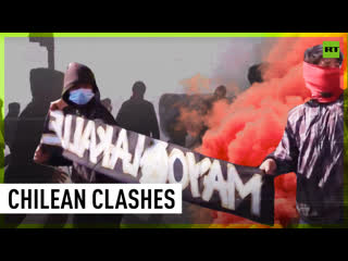 Water cannons descend on hundreds of santiago protesters