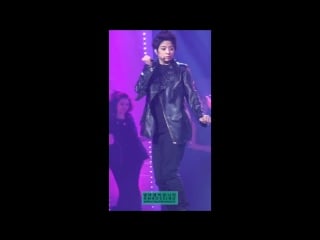Danger at kbs gayo daejun (111230) (amber focus)