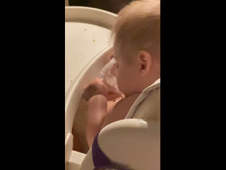 Познаёт себя 🙊🙈😁