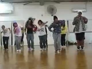 Lizzie wicks she is a bi*h