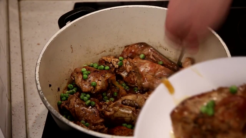 Как приготовить кролика рецепт кролика тушеного с луком и чесноком