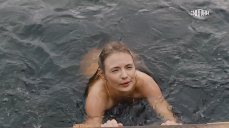 Украинаның Нижин қаласында ақша үшін жыныстық қатынас Бір топ адамдар қызметші қызды сиқырлайды