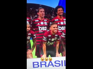 Jogadores do flamengo numa brincadeira inocente