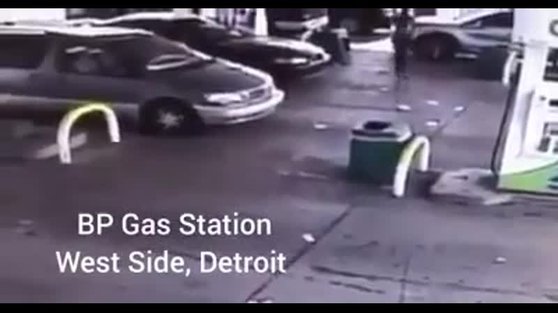 В детройте переизбыток шоколада, поэтому шоколад сам себя вытесняет