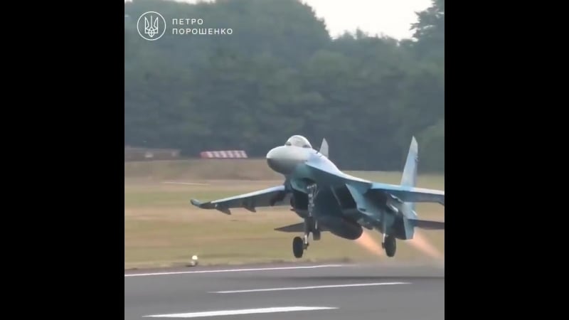 Неймовірний виступ полковника олександра оксанченка на су 27 під час міжнародного авіапоказу the royal international air tattoo