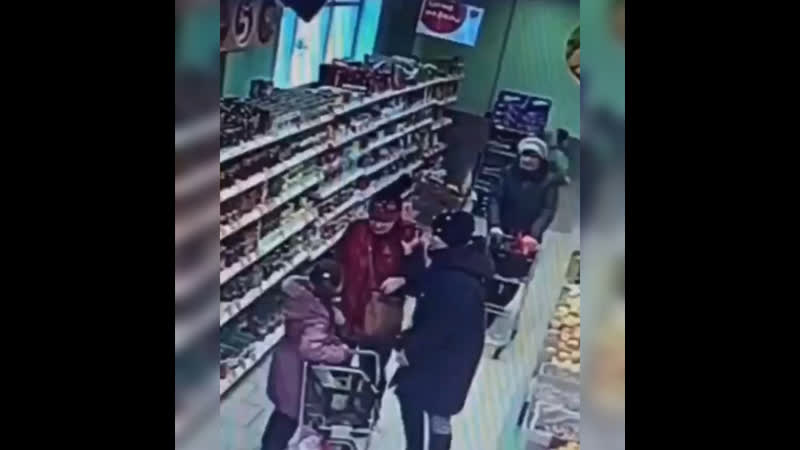 Однажды в поволжье в саратовском продмаге своя атмосфера