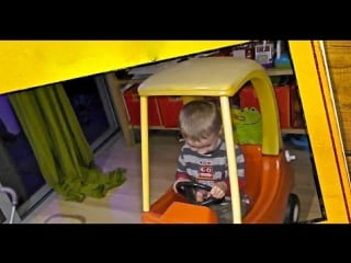 №34 ride on car toy with teletubby, катаем телепузика маню на машине kata teletubbies de carro
