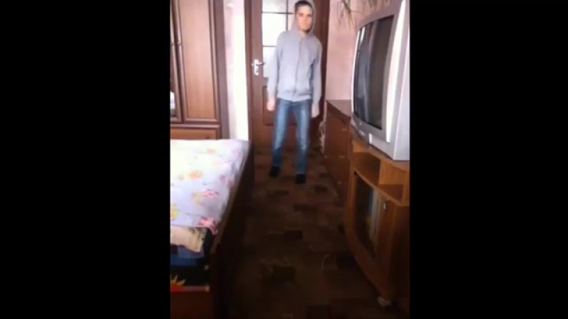 Изгнание беса пинком под зад