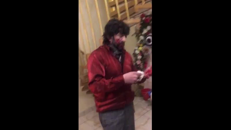 В москве избили и ограбили блогера людвига байсера "короля мерседесов"