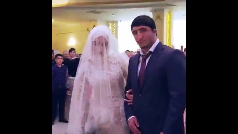 Азербайджанская песня "сары гелин" на свадьбе абдулрашида садулаева