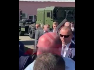 Никто и никогда так не разговаривал с лукашенко на публике это точно