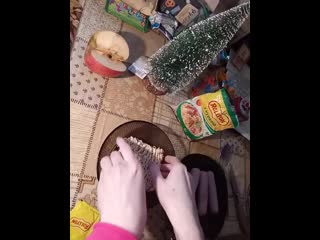 Леди бомжиха варит утреннюю баланду