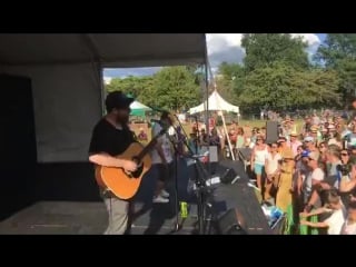 C!c!c! & kathleen edwards page live at vancouver folk festsinging "lovers in a dangerous time"