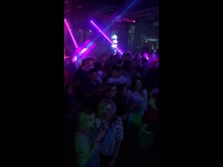 Topless dj! tipsy tits сарай! ночной клуб, ресто бар