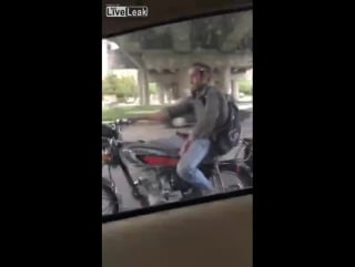 Проветрил своего питона iranian guy riding his motorcycle with a complete erection