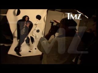 Michael jackson takes huge fall in last photoshoot падение на 024, вероятно в тот момент и порвались брюки