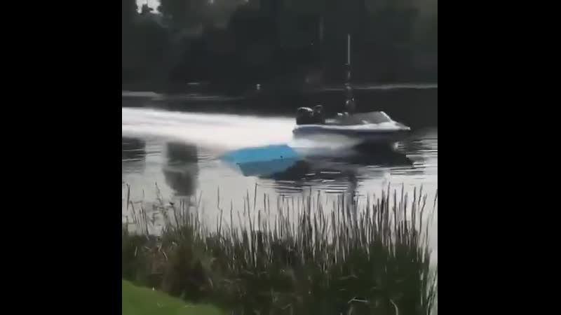 Пойдём кататься на водных лыжах, будет весело, говорили они лауреат премии дарвина