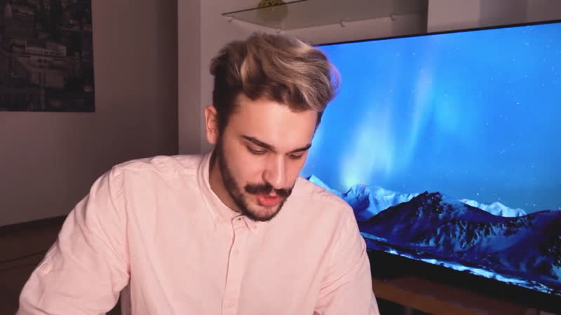 Жопу решила показать? фу, доска (юлик, юлий онешко, онешко, для вп, для важных переговоров)